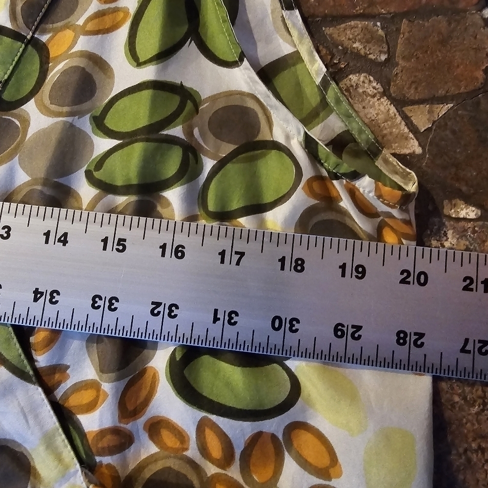 Hartford 100% Silk Wrap Dress with attached Belt, Green and Cream, Size Small - Picture 7 of 7